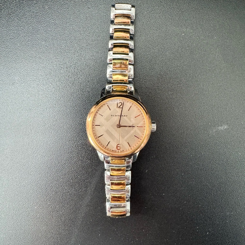 ⚠️Burberry Gold Watch⚠️